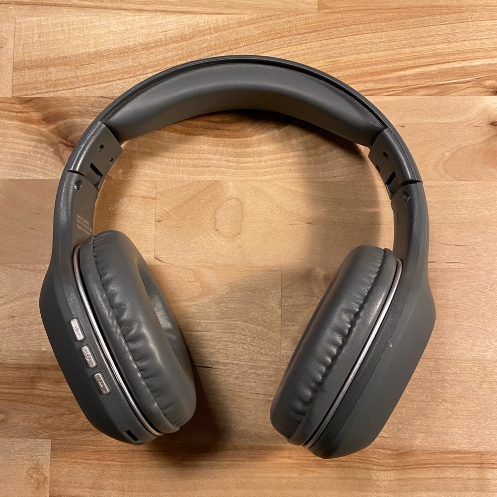 Sharper Image SBT 669 Bluetooth Headphones (Grey)